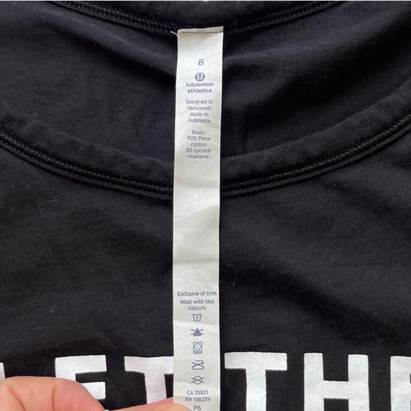 Lululemon Graphic Short Sleeve T-Shirt Size 8 - Picture 2 of 3